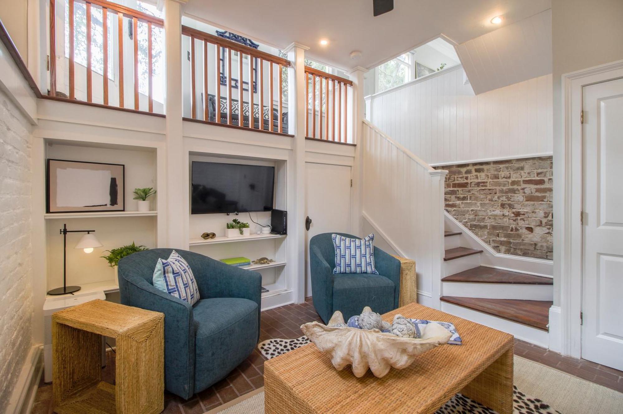 Walk To It All In Downtown, Double King Beds Savannah Bagian luar foto
