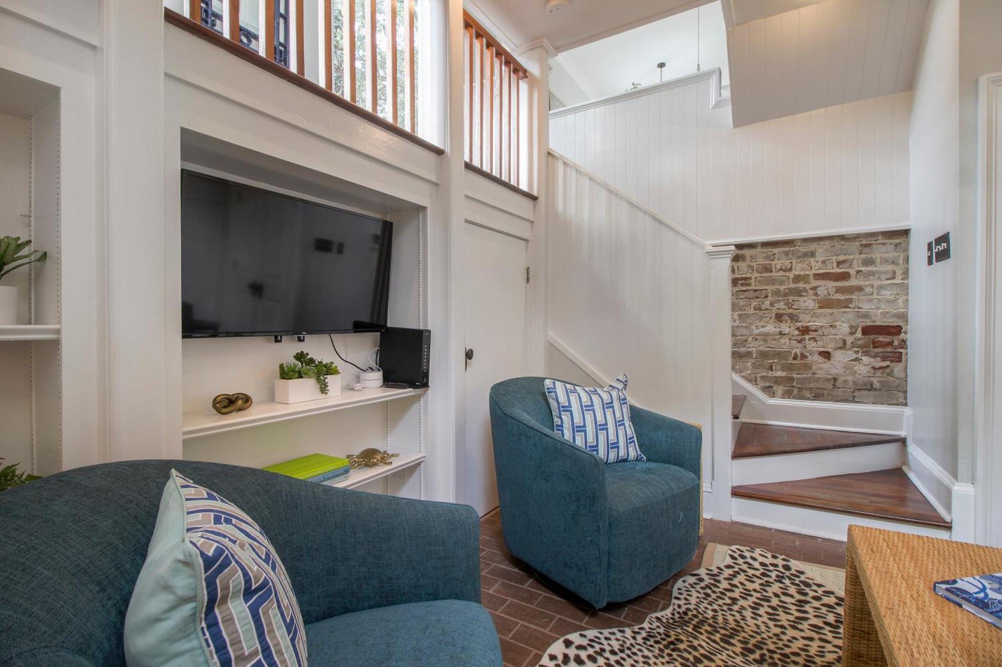 Walk To It All In Downtown, Double King Beds Savannah Bagian luar foto