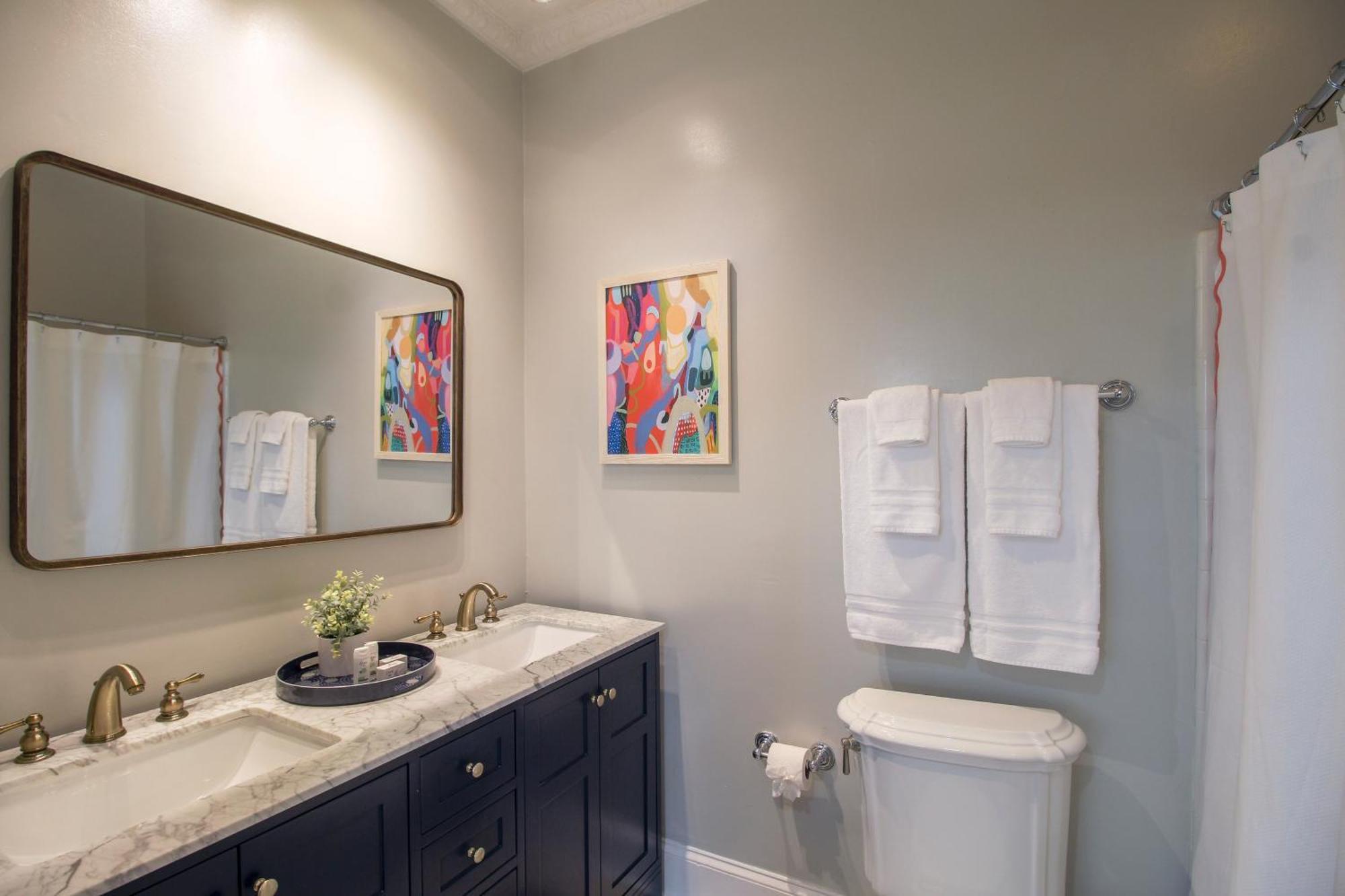 Walk To It All In Downtown, Double King Beds Savannah Bagian luar foto