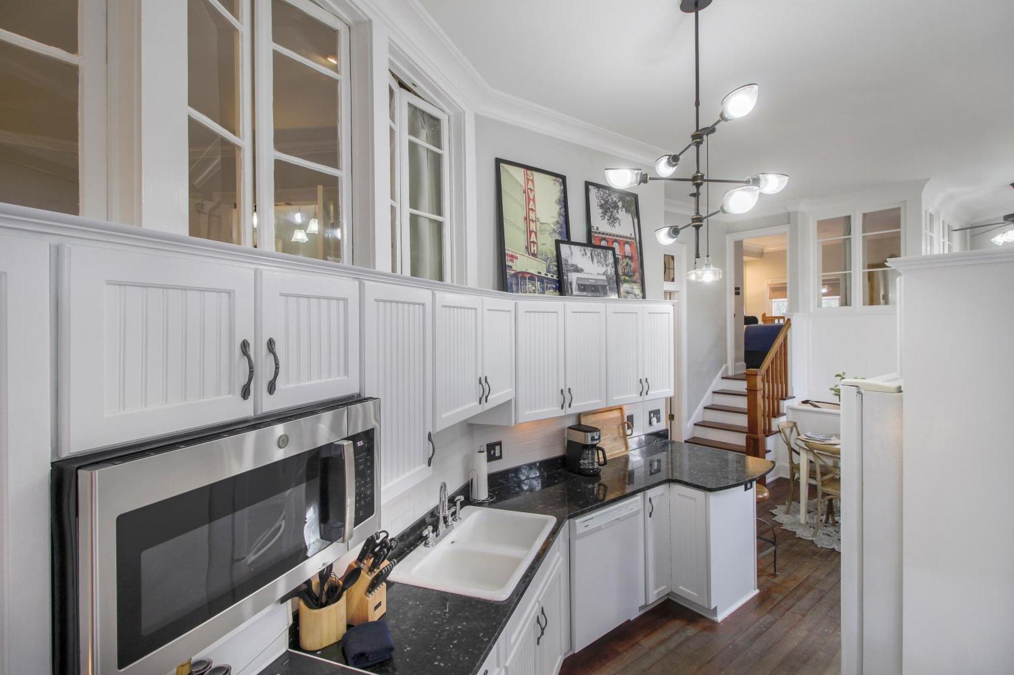 Walk To It All In Downtown, Double King Beds Savannah Bagian luar foto
