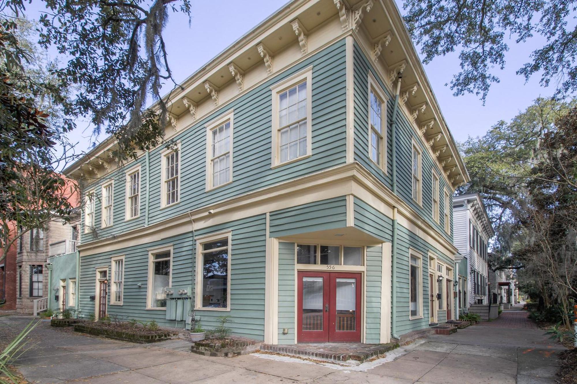 Walk To It All In Downtown, Double King Beds Savannah Bagian luar foto