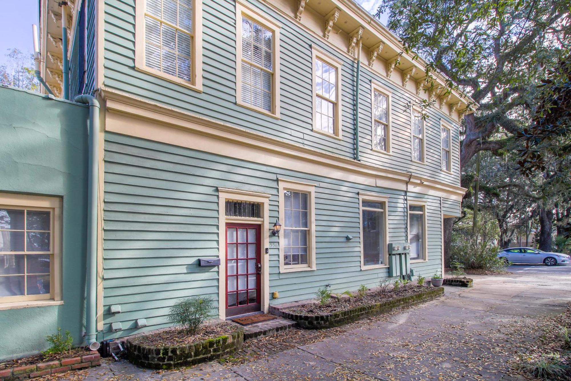 Walk To It All In Downtown, Double King Beds Savannah Bagian luar foto