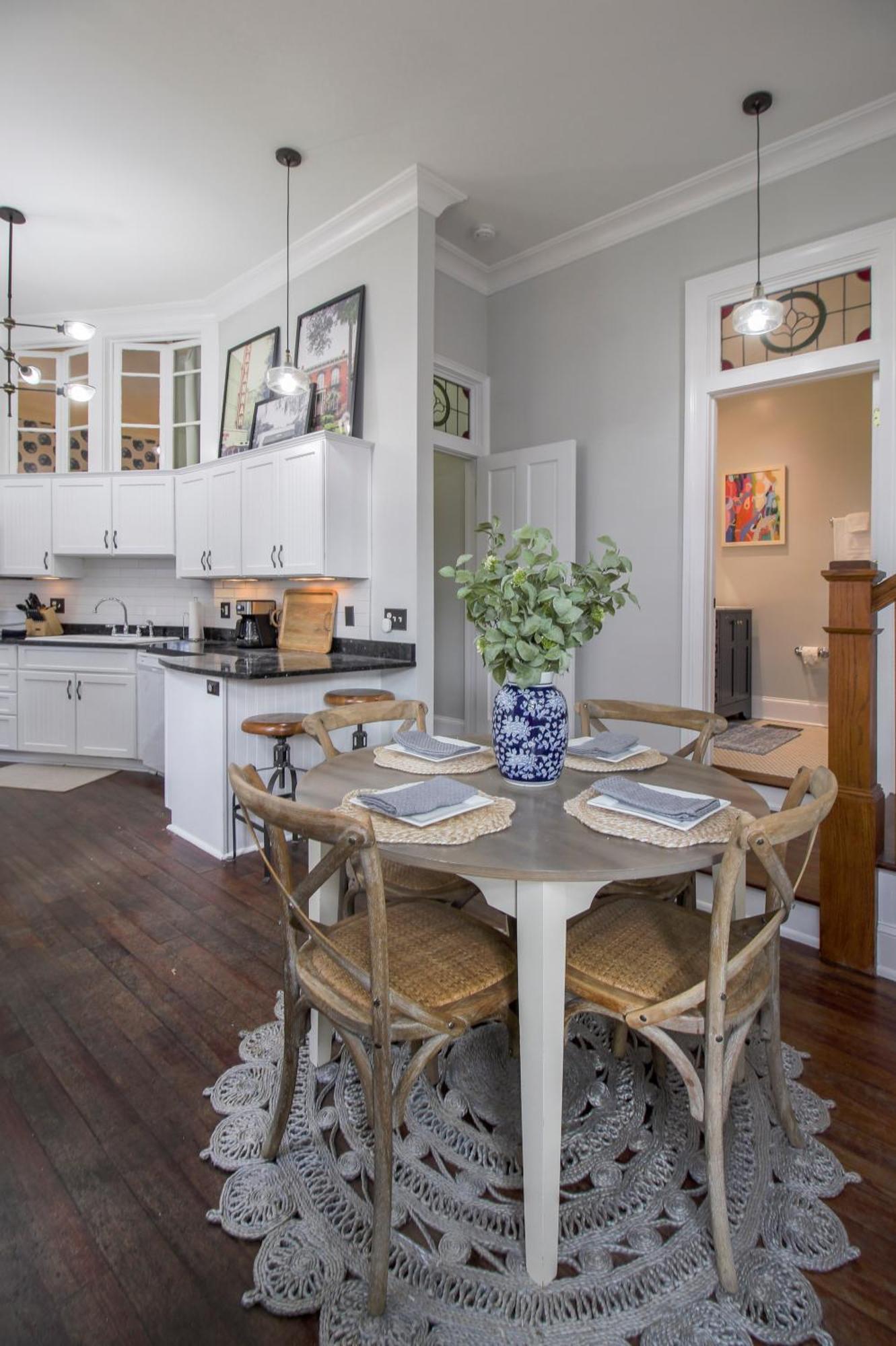 Walk To It All In Downtown, Double King Beds Savannah Bagian luar foto